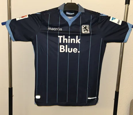 Collection TSV 1860 München – Trikot von Daniel Adlung