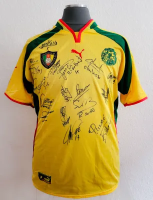 Collection Cameroon 2001 away shirt 