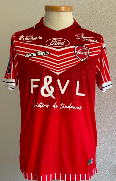 FC Valenciennes E.Boutoutaou #17 LGBT Flock