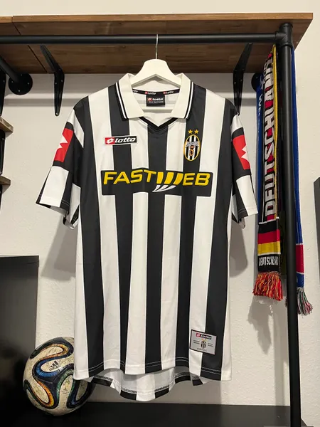 Juventus Home 2001/02